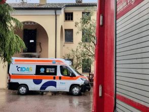 Incendio a Galzignano Terme, anziano morto in casa forse per una scintilla dalla stufa: allarme dei familiari