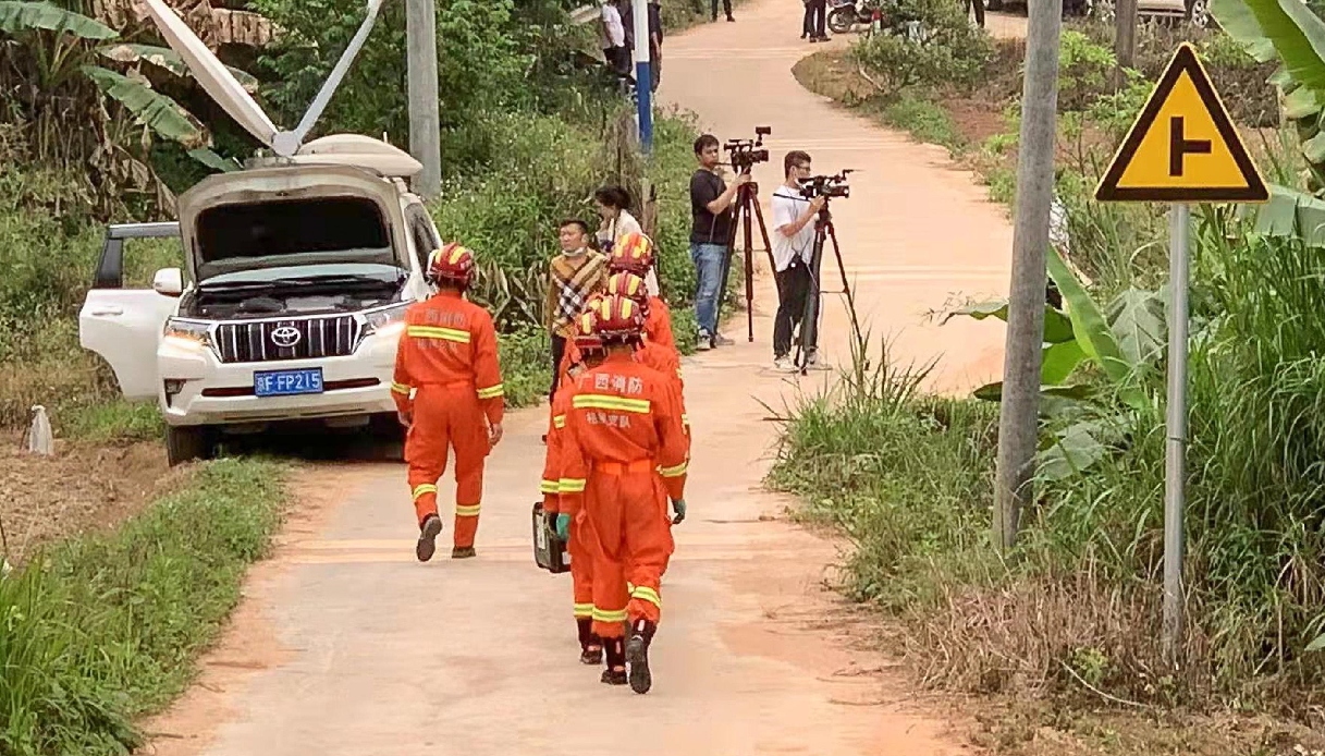https://wips.plug.it/cips/notizie.virgilio.it/cms/2026/05/incidente-aereo-cina.jpg