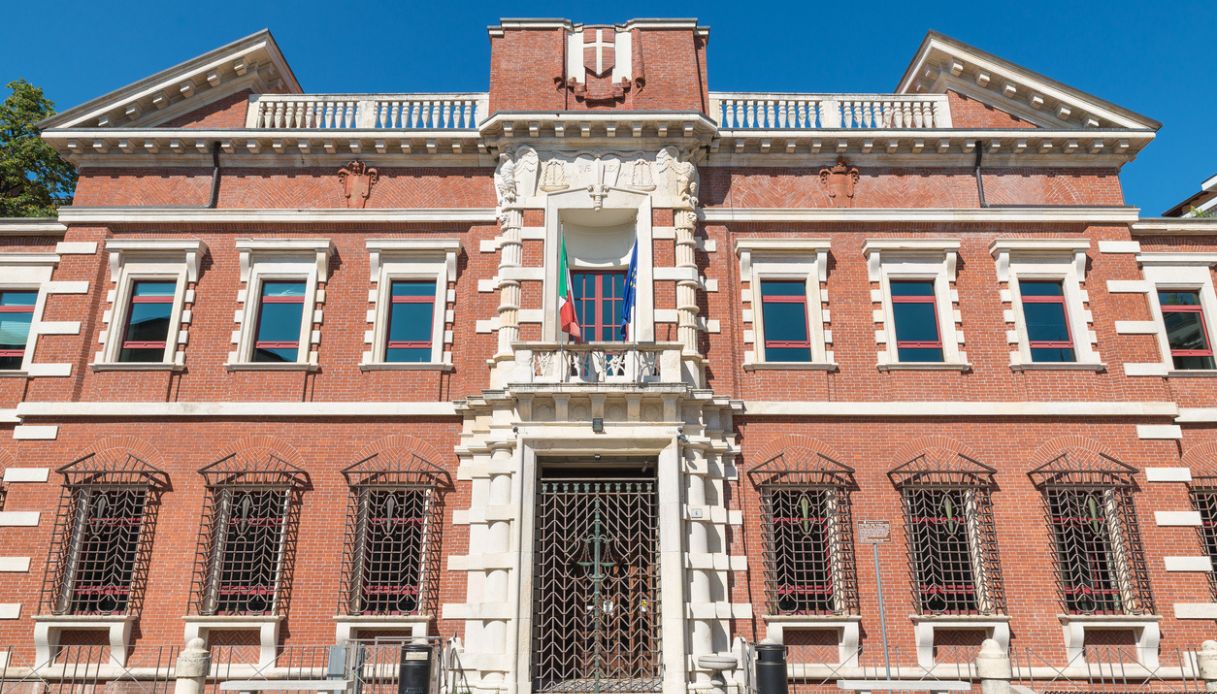 https://wips.plug.it/cips/notizie.virgilio.it/cms/2026/05/licenziamento-varese.jpg