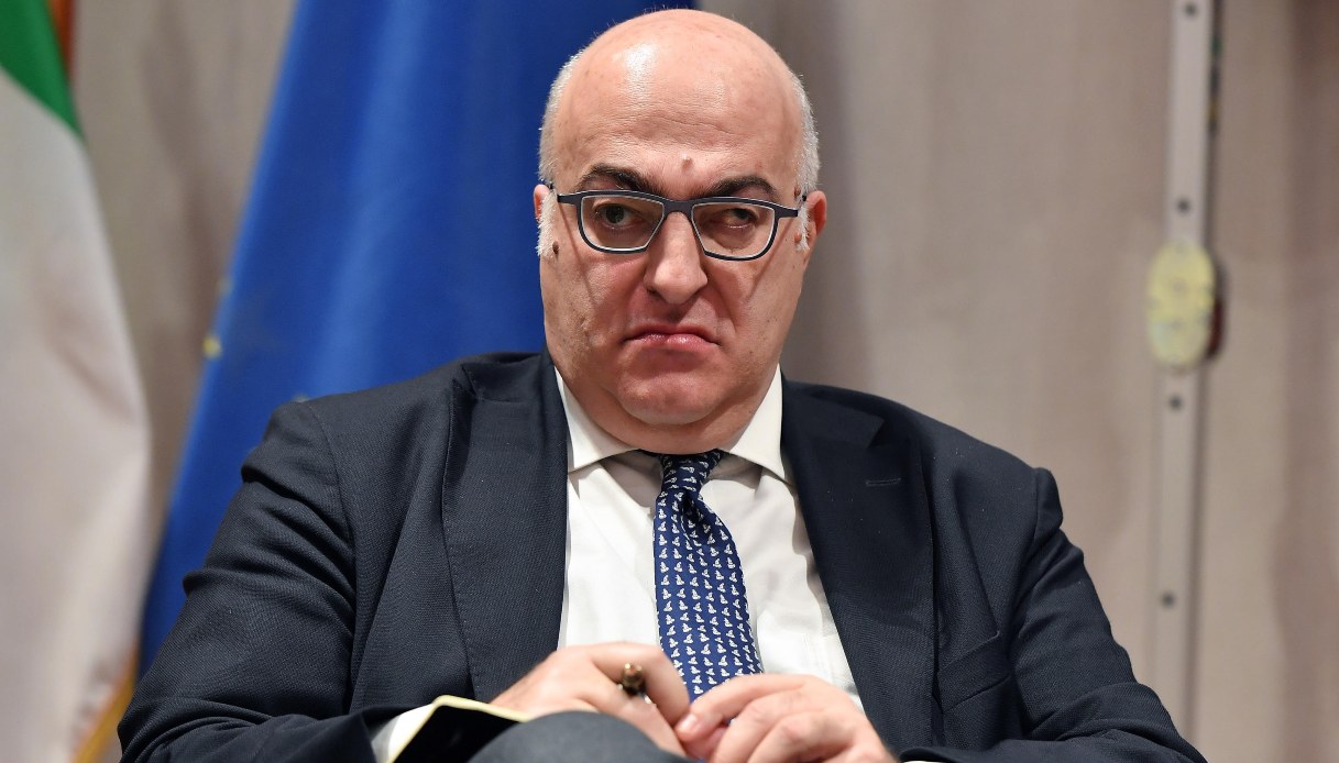 https://wips.plug.it/cips/notizie.virgilio.it/cms/2026/05/mario-sechi-1.jpg