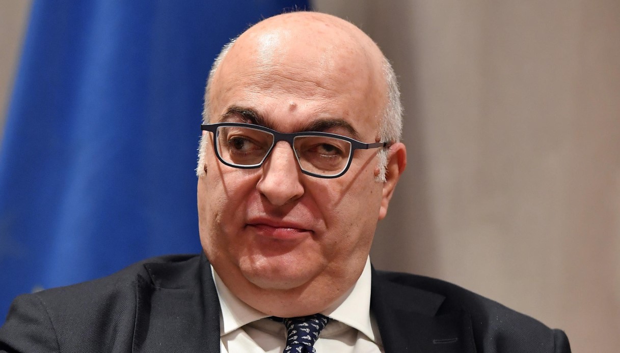 https://wips.plug.it/cips/notizie.virgilio.it/cms/2026/05/mario-sechi-libero-quotidiano-meloni.jpg