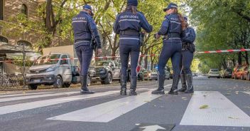 milano-investe-sorelle-pirata-strisce