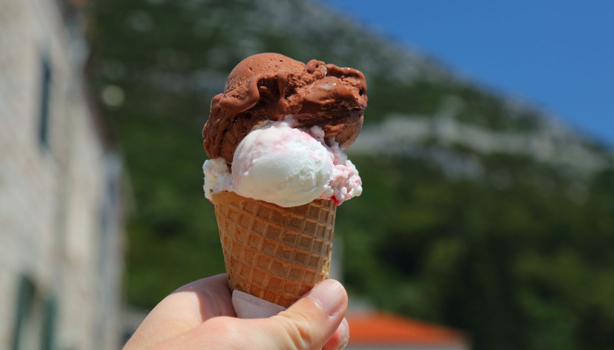 https://wips.plug.it/cips/notizie.virgilio.it/cms/2026/05/morto-gelato-casoria.jpg