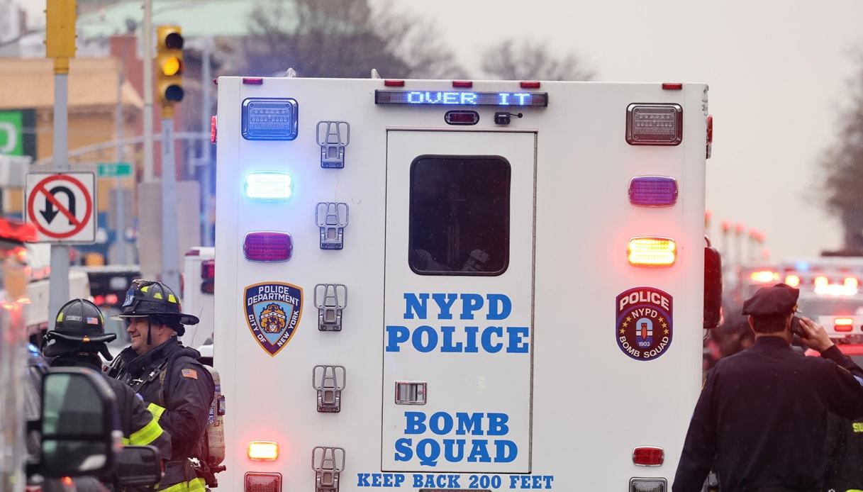 morto a 14 anni dopo essere caduto dal vagone della metro di new york stava surfando grave l amico da Virgilio.it morto a 14 anni dopo essere caduto dal vagone della metro di new york stava surfando grave l amico