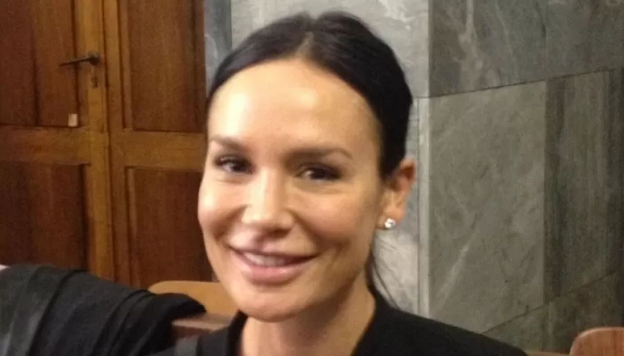 https://wips.plug.it/cips/notizie.virgilio.it/cms/2026/05/nicole-minetti-uruguay-adozione.jpg