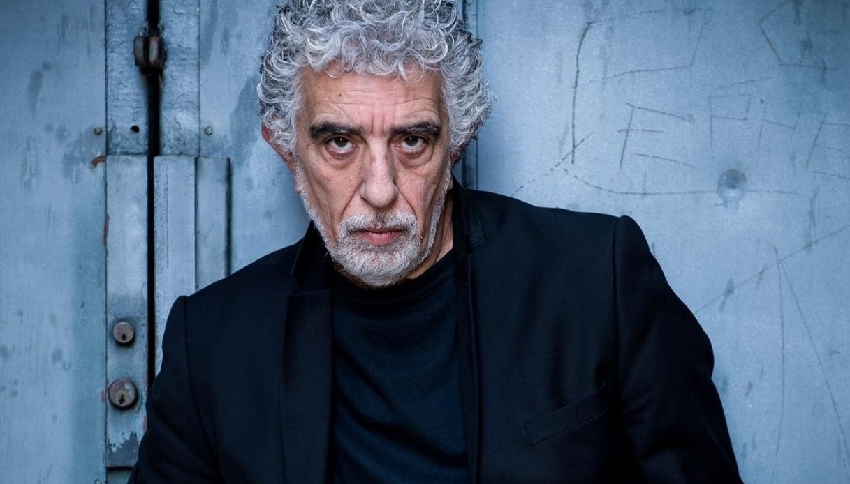 https://wips.plug.it/cips/notizie.virgilio.it/cms/2026/05/pino_calabrese_closeup.jpg