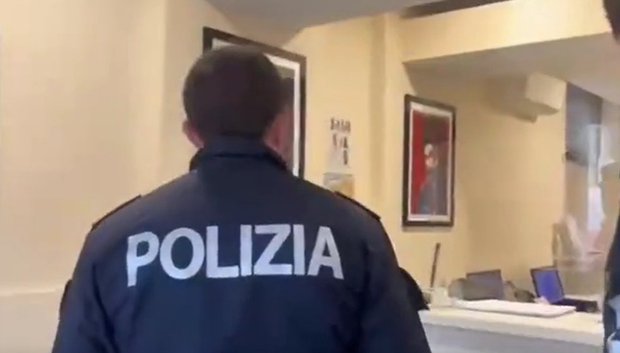 https://wips.plug.it/cips/notizie.virgilio.it/cms/2026/05/polizia-roma-sequestro-imprenditore.jpg