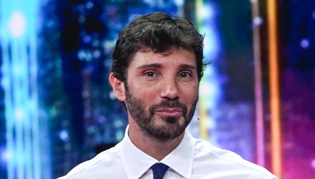 https://wips.plug.it/cips/notizie.virgilio.it/cms/2026/05/stefano-de-martino-auto-graffiata.jpg