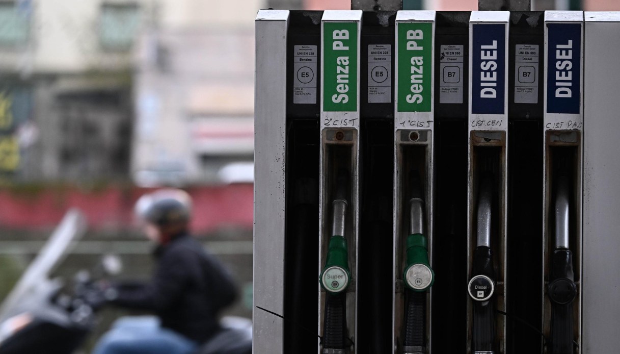 https://wips.plug.it/cips/notizie.virgilio.it/cms/2026/05/taglio-accise-carburanti-proroga-22-maggio.jpg