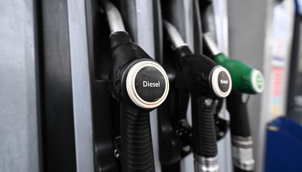 perch233 col taglio delle accise ci sar224 pi249 sconto sul diesel dal 2 maggio il motivo dietro la decisione da Virgilio.it perch233 col taglio delle accise ci sar224 pi249 sconto sul diesel dal 2 maggio il motivo dietro la decisione