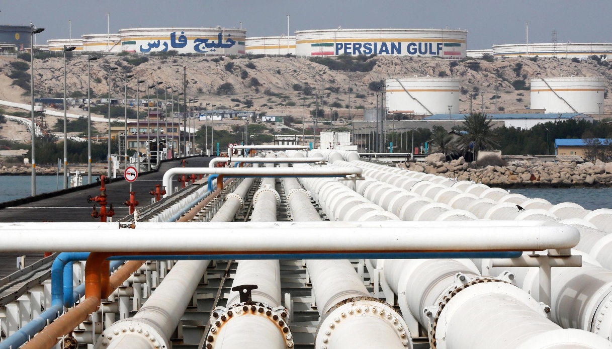 https://wips.plug.it/cips/notizie.virgilio.it/cms/2026/05/tank-top-iran.jpg