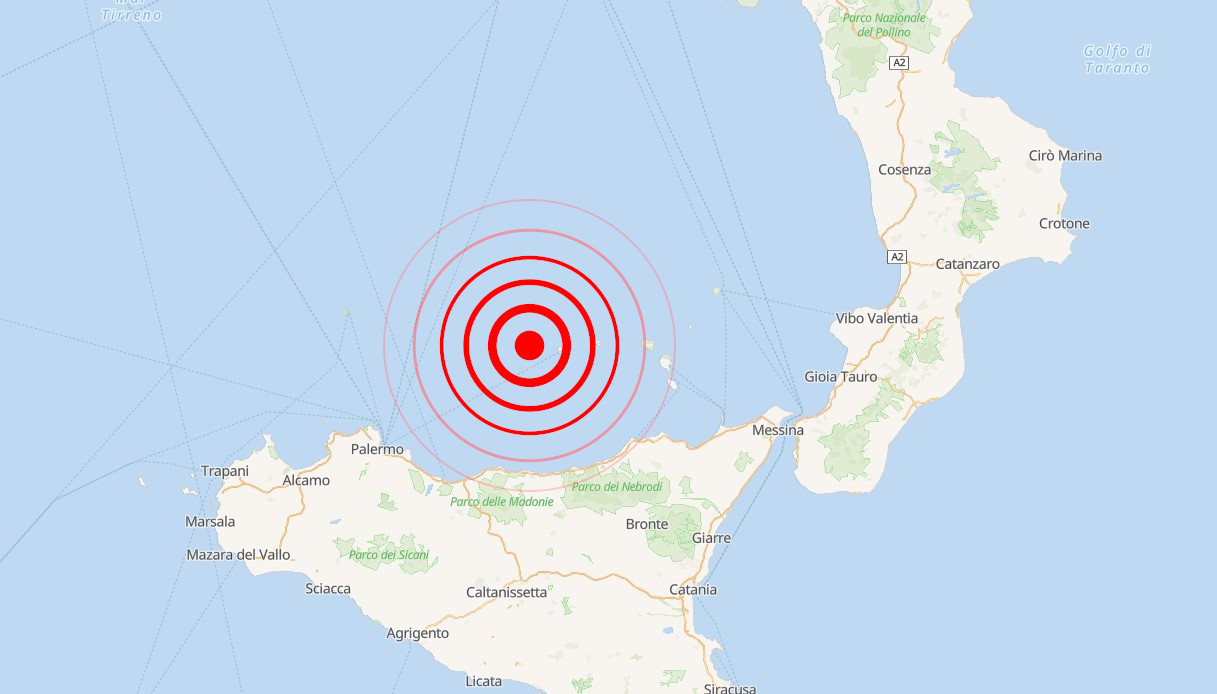 https://wips.plug.it/cips/notizie.virgilio.it/cms/2026/05/terremoto-isole-eolie.jpg