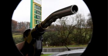trump-accordo-iran-petrolio-costi-estate-vacanze-italia-europa