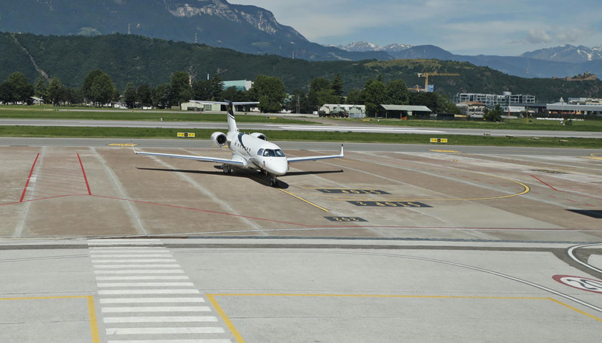 Bolzano nel terrore in poche ore, prima la fuga di un detenuto dall'ospedale poi l'allarme bomba in aeroporto