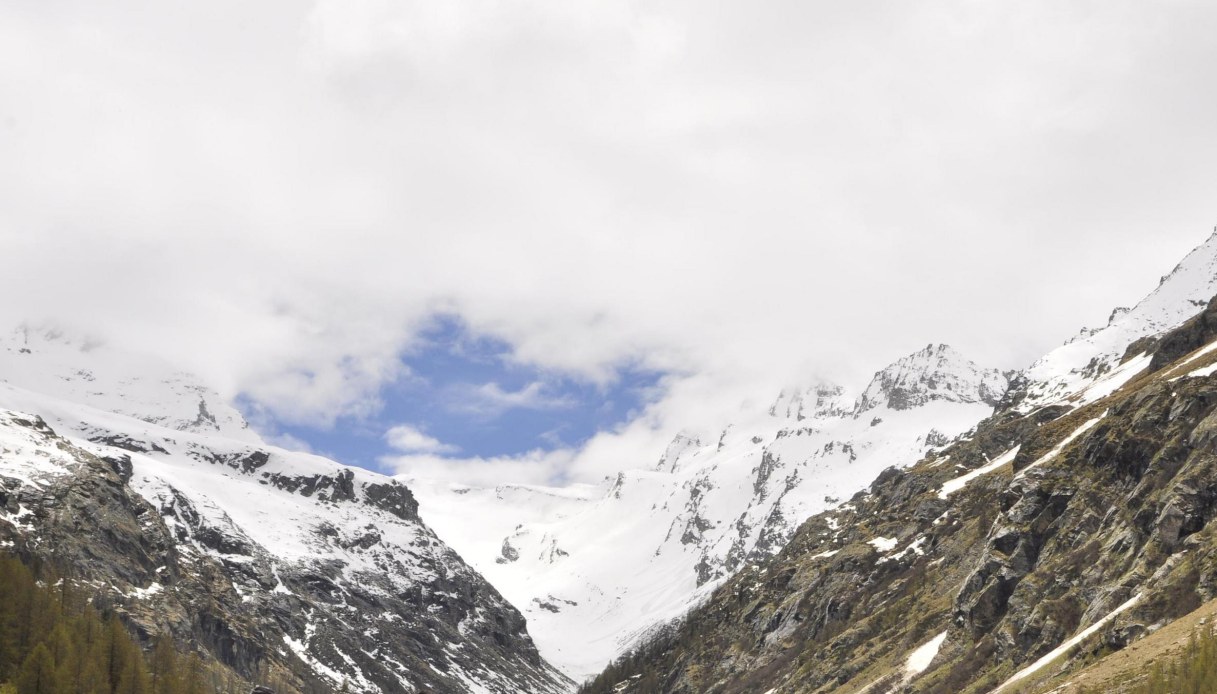 https://wips.plug.it/cips/notizie.virgilio.it/cms/2026/06/alpinisti-morti-gran-paradiso.jpg