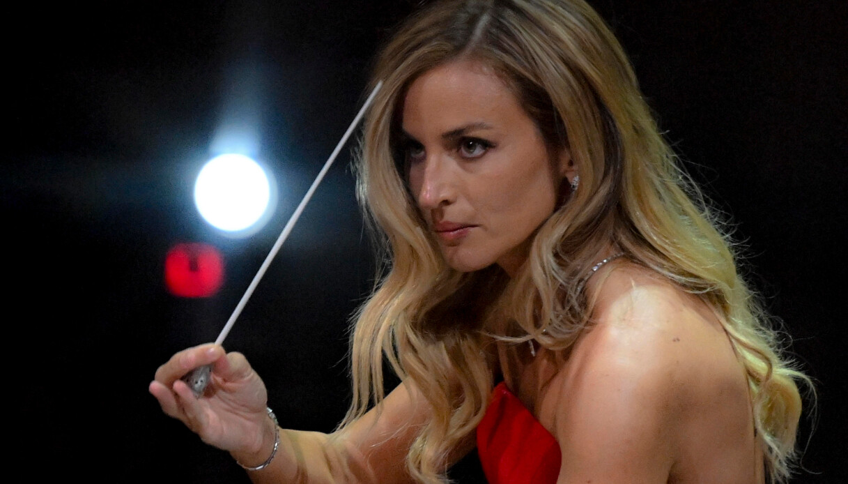 https://wips.plug.it/cips/notizie.virgilio.it/cms/2026/06/beatrice-venezi-la-fenice-lettera.jpg