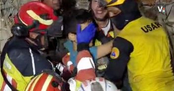 Terremoto Venezuela, Carlos di 12 anni estratto vivo dopo 5 giorni sotto le macerie