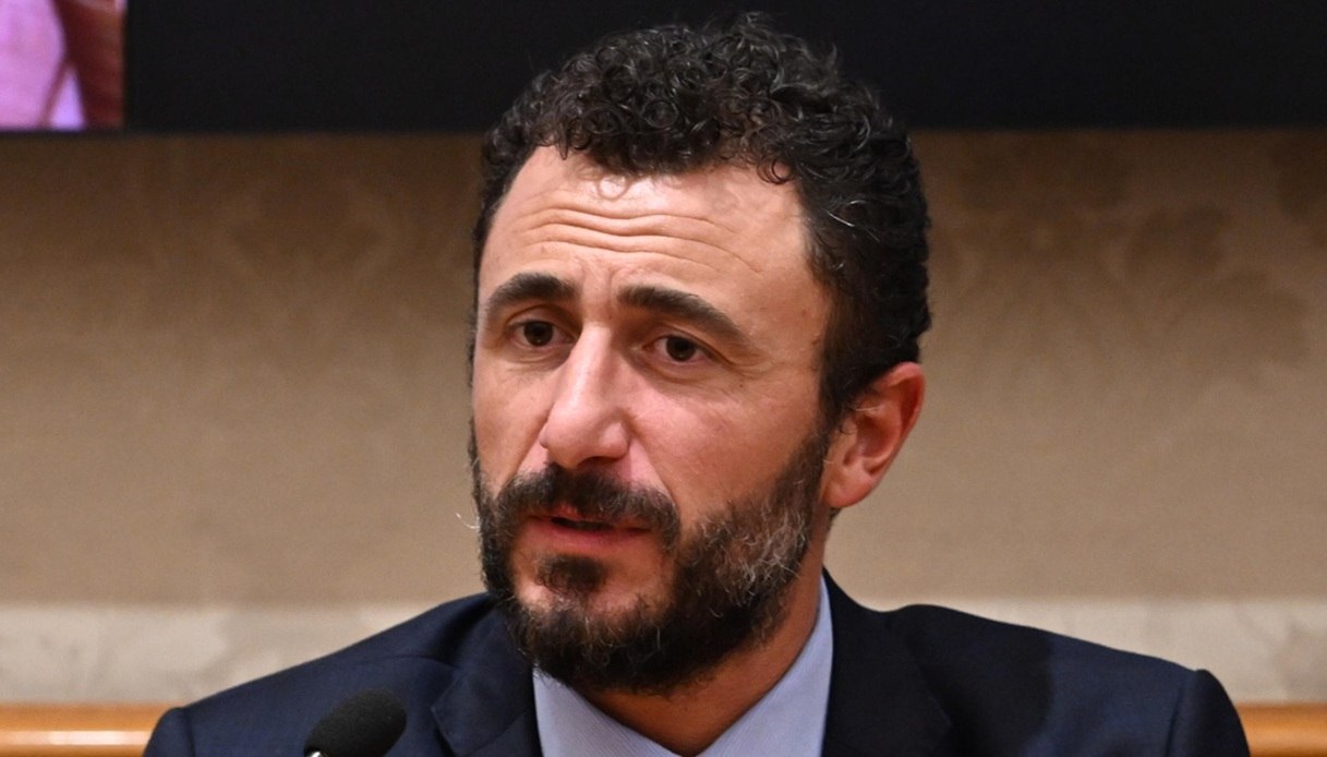 https://wips.plug.it/cips/notizie.virgilio.it/cms/2026/06/emanuele-pozzolo-patente-sospesa-incidente-biella-dichiarazioni.jpg