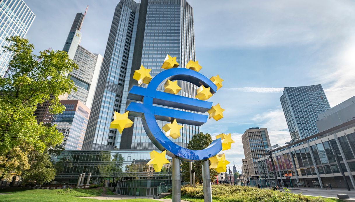 https://wips.plug.it/cips/notizie.virgilio.it/cms/2026/06/euro-digitale.jpg