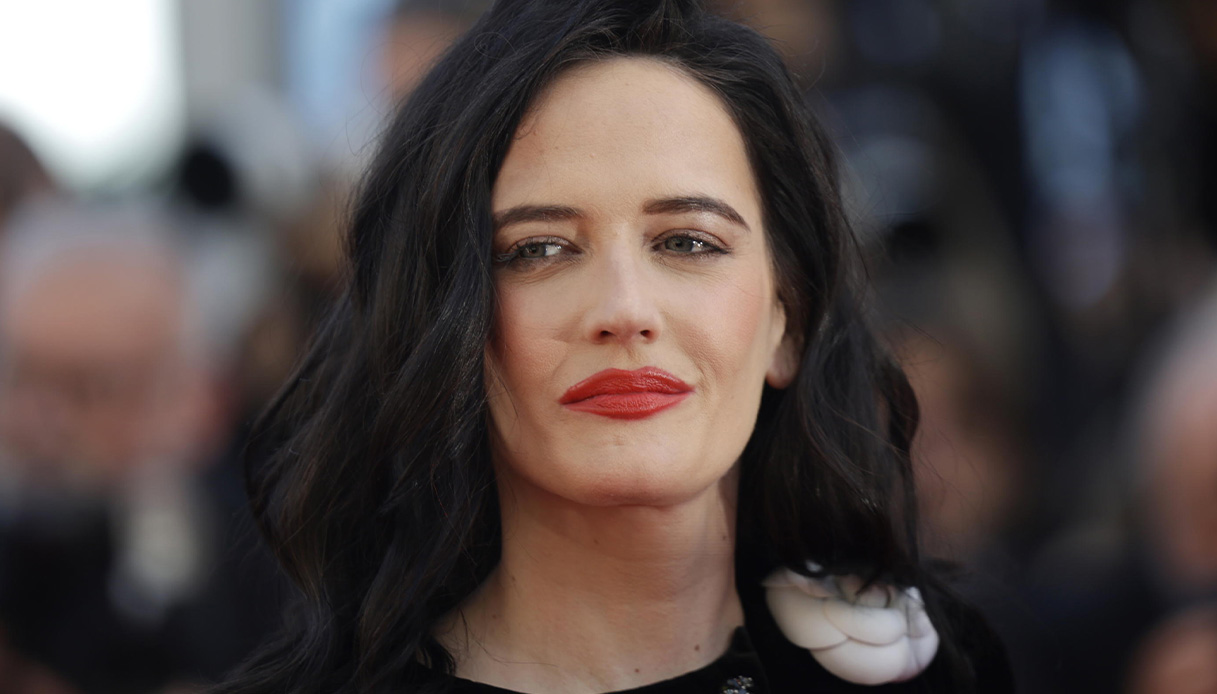 https://wips.plug.it/cips/notizie.virgilio.it/cms/2026/06/eva-green-ricoverata-ospedale-mercoledi-serie-netflix.jpg