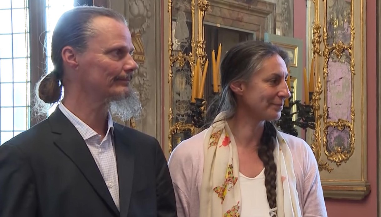 https://wips.plug.it/cips/notizie.virgilio.it/cms/2026/06/famiglia-nel-bosco-catherine-nathan-1.jpg