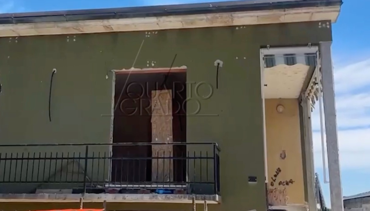 https://wips.plug.it/cips/notizie.virgilio.it/cms/2026/06/garlasco-luci-casa-nonna.jpg