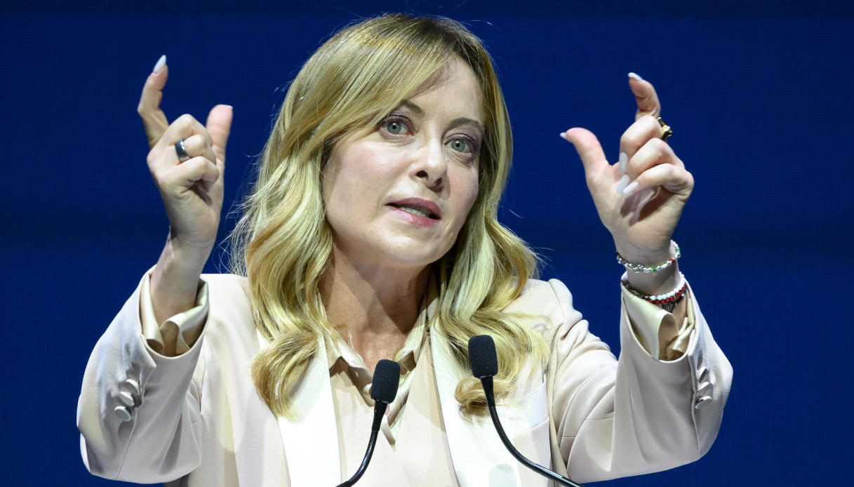 https://wips.plug.it/cips/notizie.virgilio.it/cms/2026/06/giorgia-meloni-argentario-elicottero-di-stato.jpg