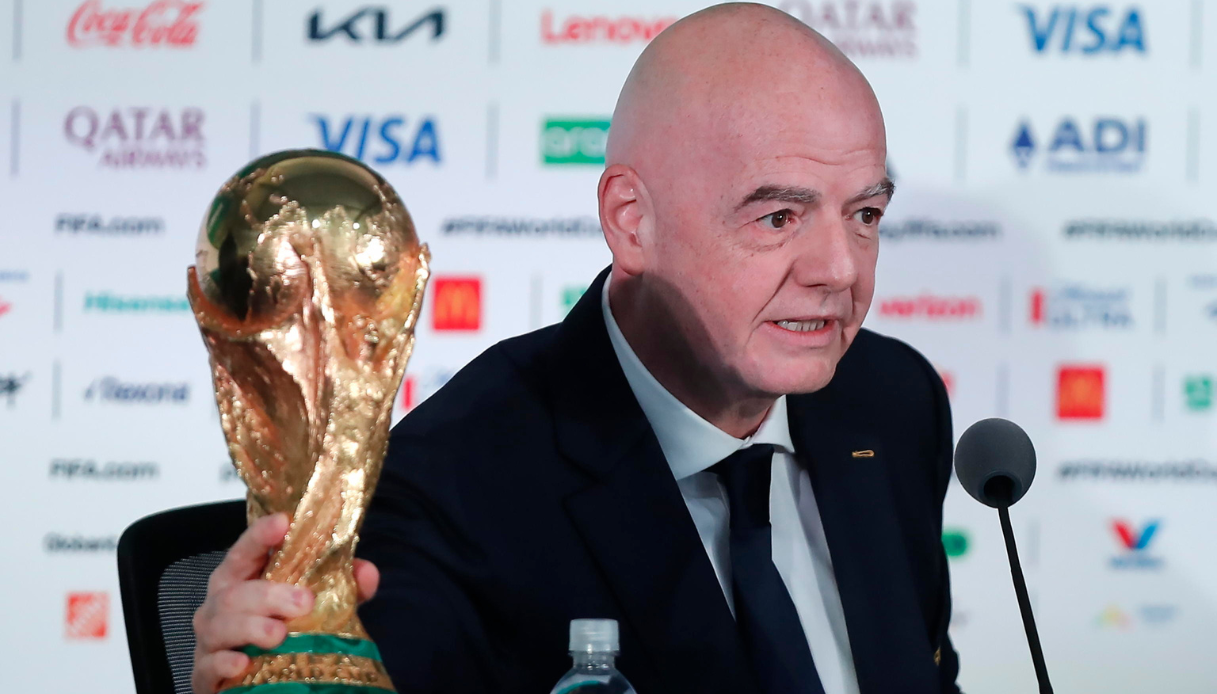 https://wips.plug.it/cips/notizie.virgilio.it/cms/2026/06/israele-palestina-fifa-partita-calcio-infantino.png