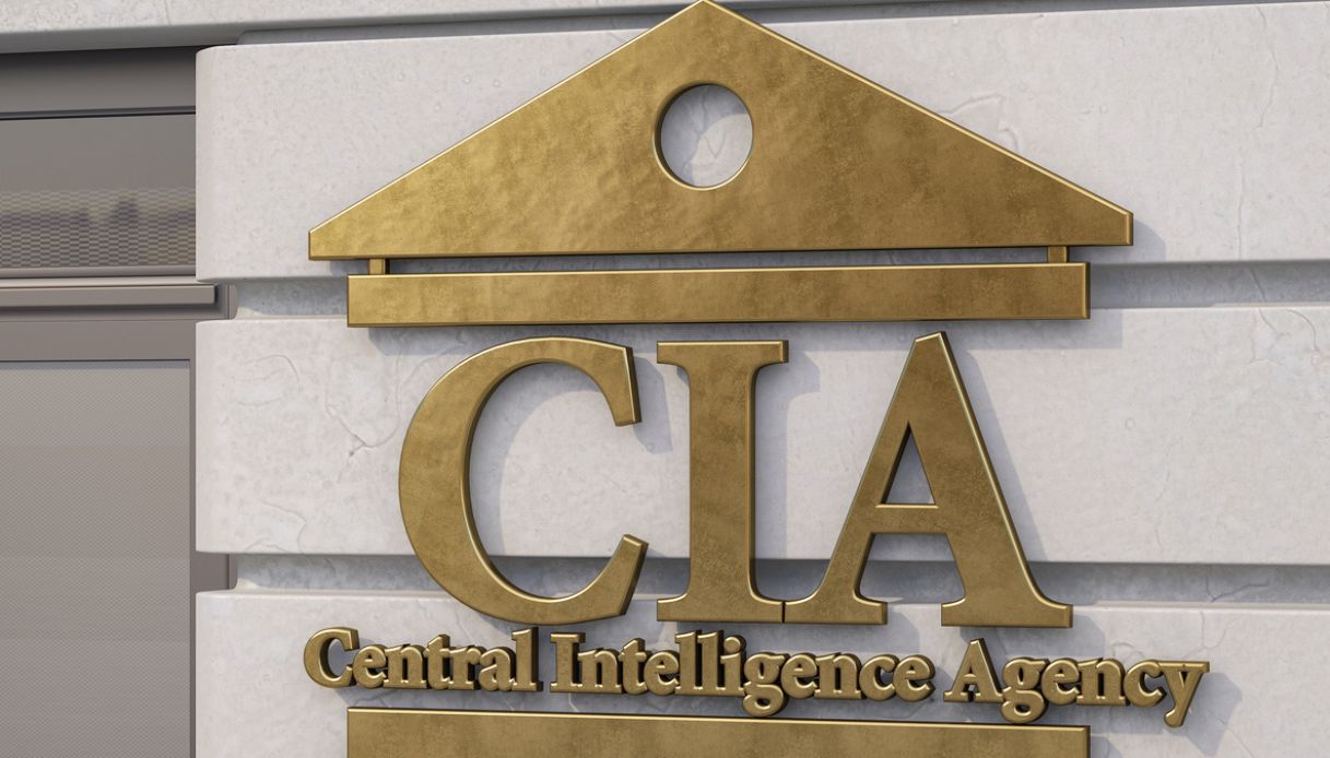 https://wips.plug.it/cips/notizie.virgilio.it/cms/2026/06/italiana-ubriaca-cia.jpg