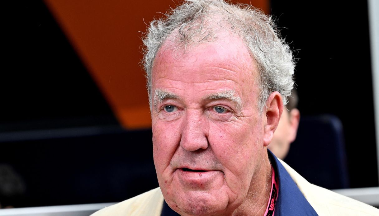 Jeremy Clarkson rivela di avere un "tumore aggressivo", asportata parte della prostata al presentatore tv