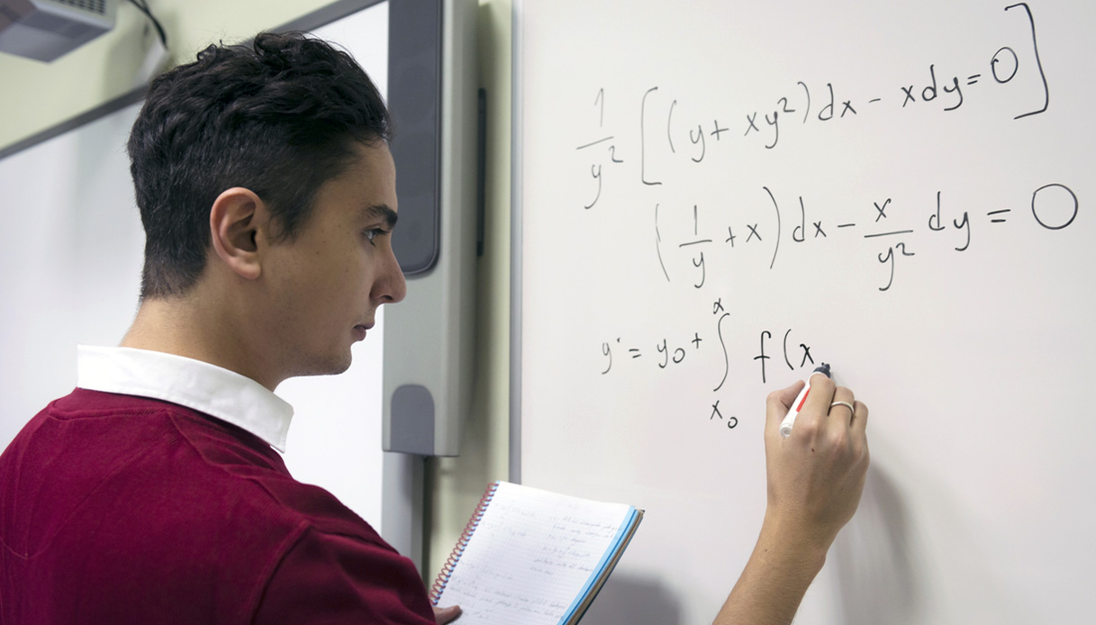 https://wips.plug.it/cips/notizie.virgilio.it/cms/2026/06/liceo-matematico-sperimentazione.jpg