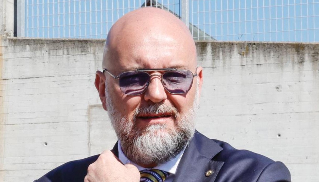 https://wips.plug.it/cips/notizie.virgilio.it/cms/2026/06/massimo-mezzetti-modena-incontro.jpg