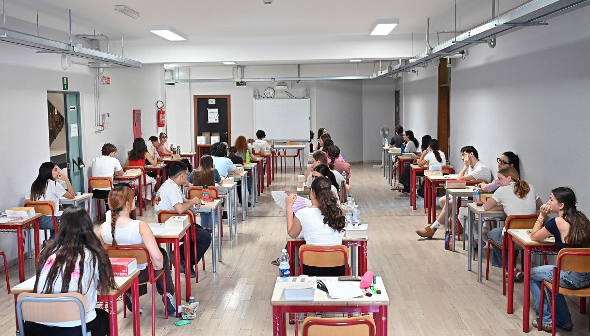 https://wips.plug.it/cips/notizie.virgilio.it/cms/2026/06/maturita-2026-errori-seconda-prova.jpg