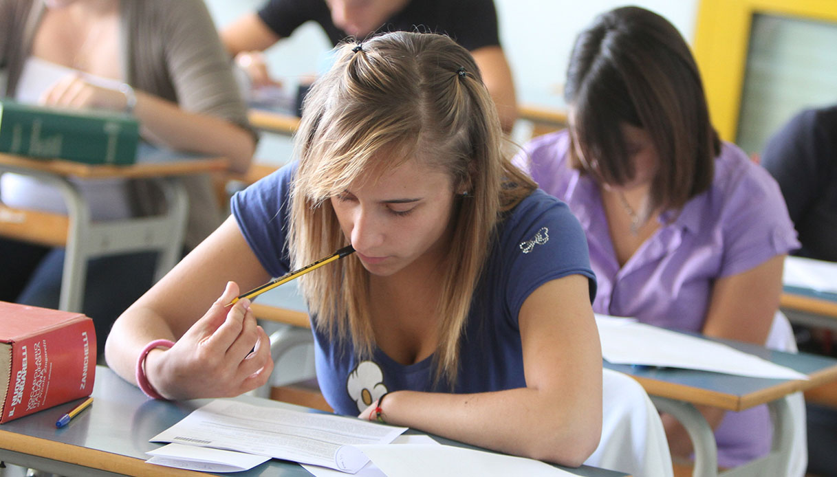 https://wips.plug.it/cips/notizie.virgilio.it/cms/2026/06/mim-commissari-esterni-maturita-2026.jpg