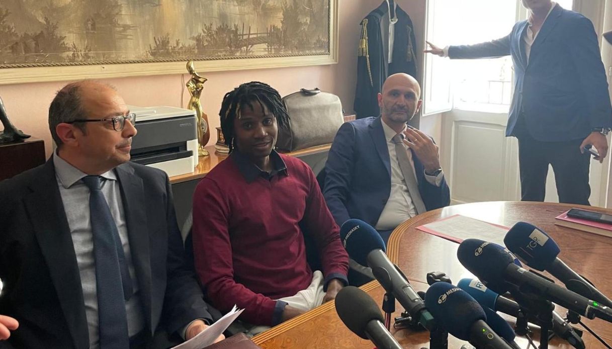 https://wips.plug.it/cips/notizie.virgilio.it/cms/2026/06/mogli-louis-dassilva.jpg