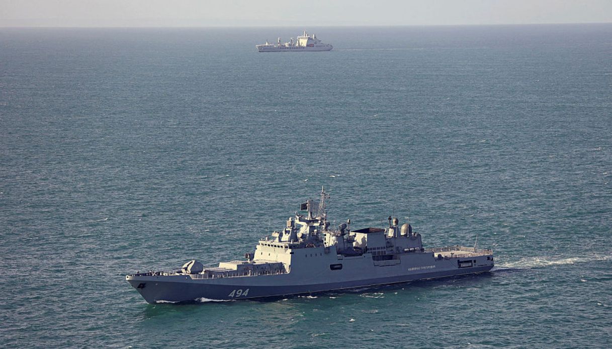 nave russa admiral grigorovich spara nel canale della manica paura per due inglesi a bordo di uno yacht da Virgilio.it nave russa admiral grigorovich spara nel canale della manica paura per due inglesi a bordo di uno yacht