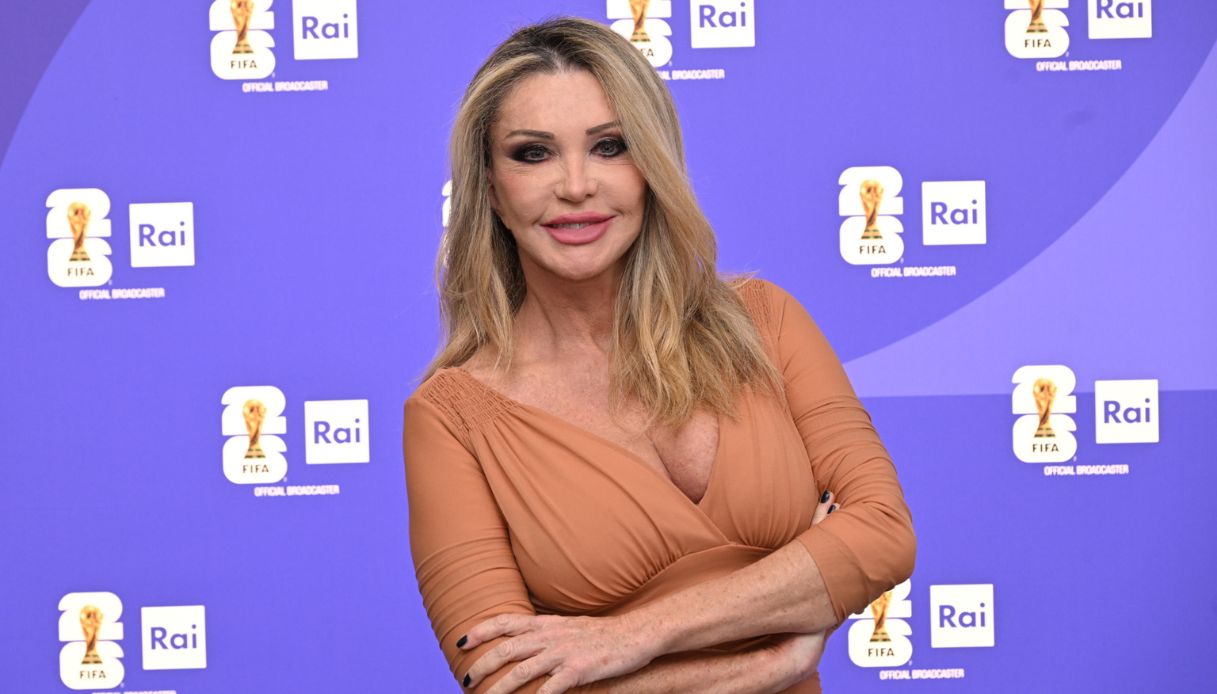 https://wips.plug.it/cips/notizie.virgilio.it/cms/2026/06/paola-ferrari-mondiali-hater-misoginia.jpg