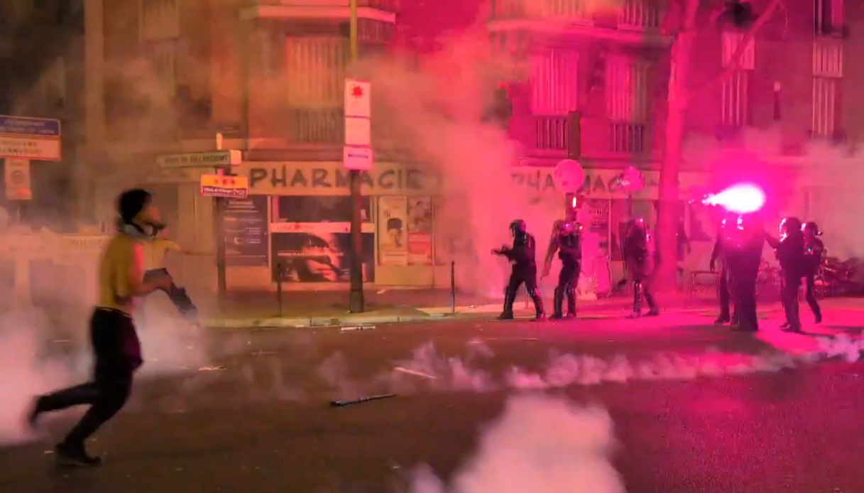 https://wips.plug.it/cips/notizie.virgilio.it/cms/2026/06/parigi-psg-arresti-feriti.png