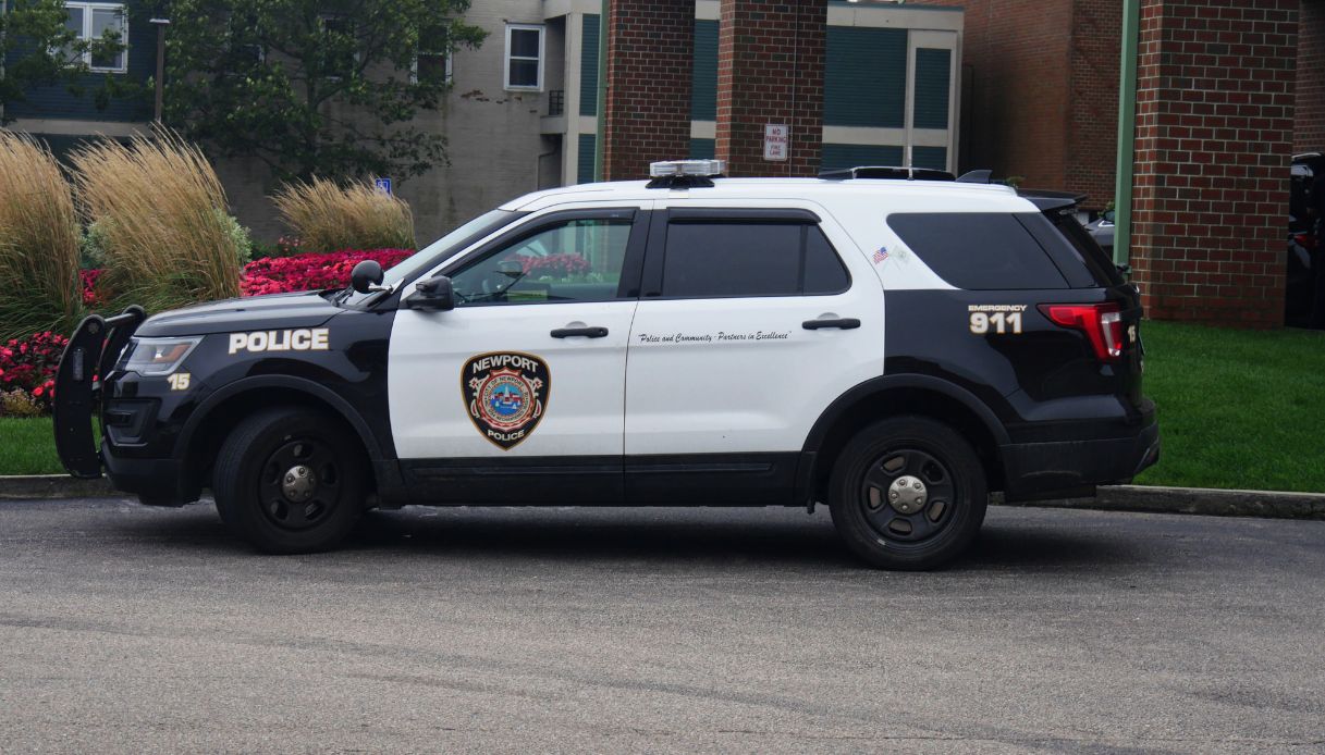 https://wips.plug.it/cips/notizie.virgilio.it/cms/2026/06/polizia-usa.jpg