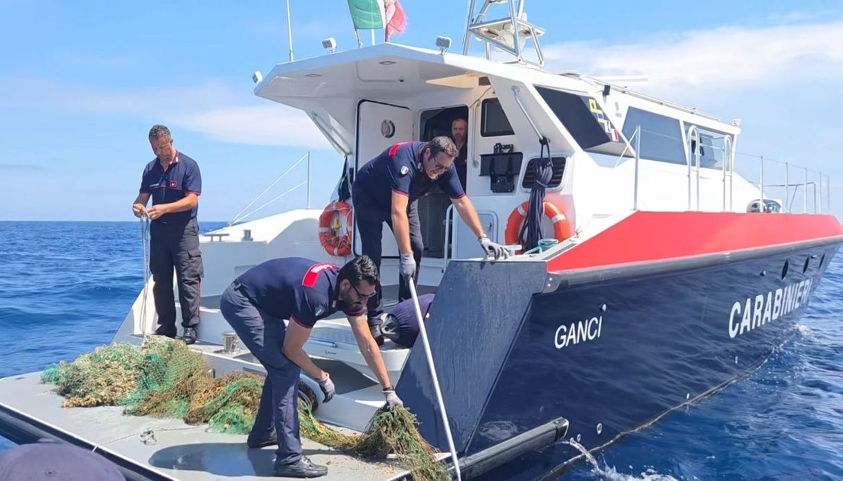 Isole Tremiti, recuperati 200 chili di reti fantasma: in azione i subacquei dei Carabinieri e del WWF