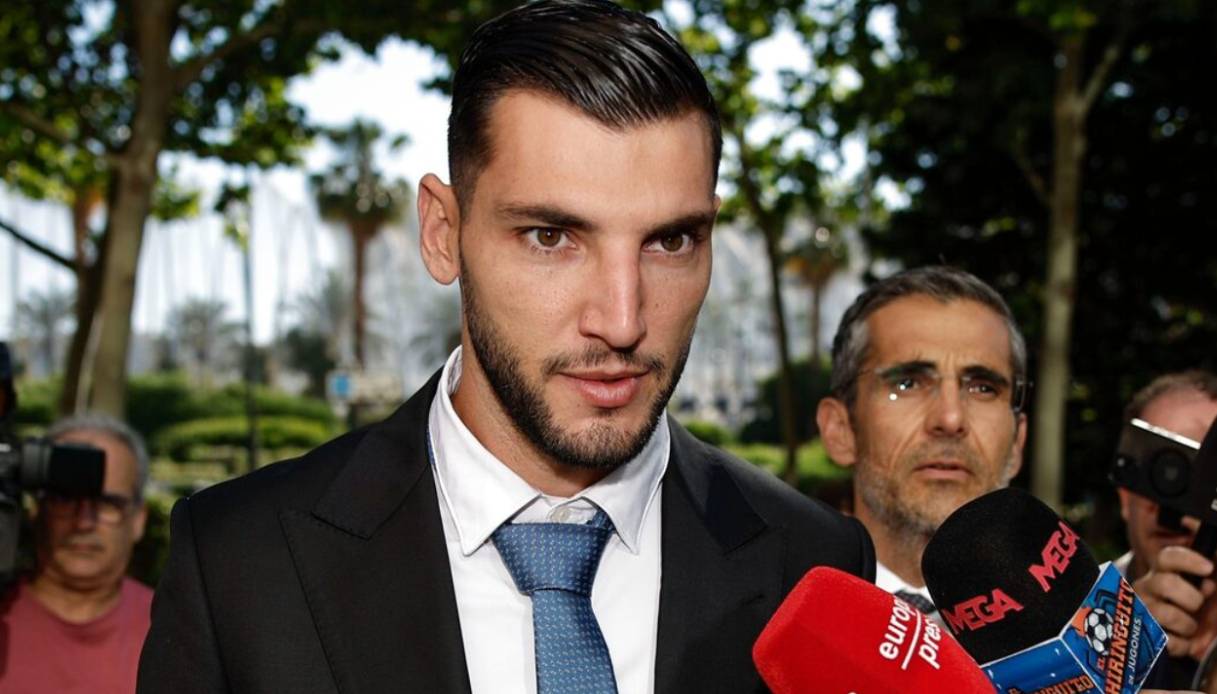 rafa mir condannato a 8 anni e mezzo per violenza sessuale e lesioni il calciatore nega tutto consensuale da Virgilio.it rafa mir condannato a 8 anni e mezzo per violenza sessuale e lesioni il calciatore nega tutto consensuale