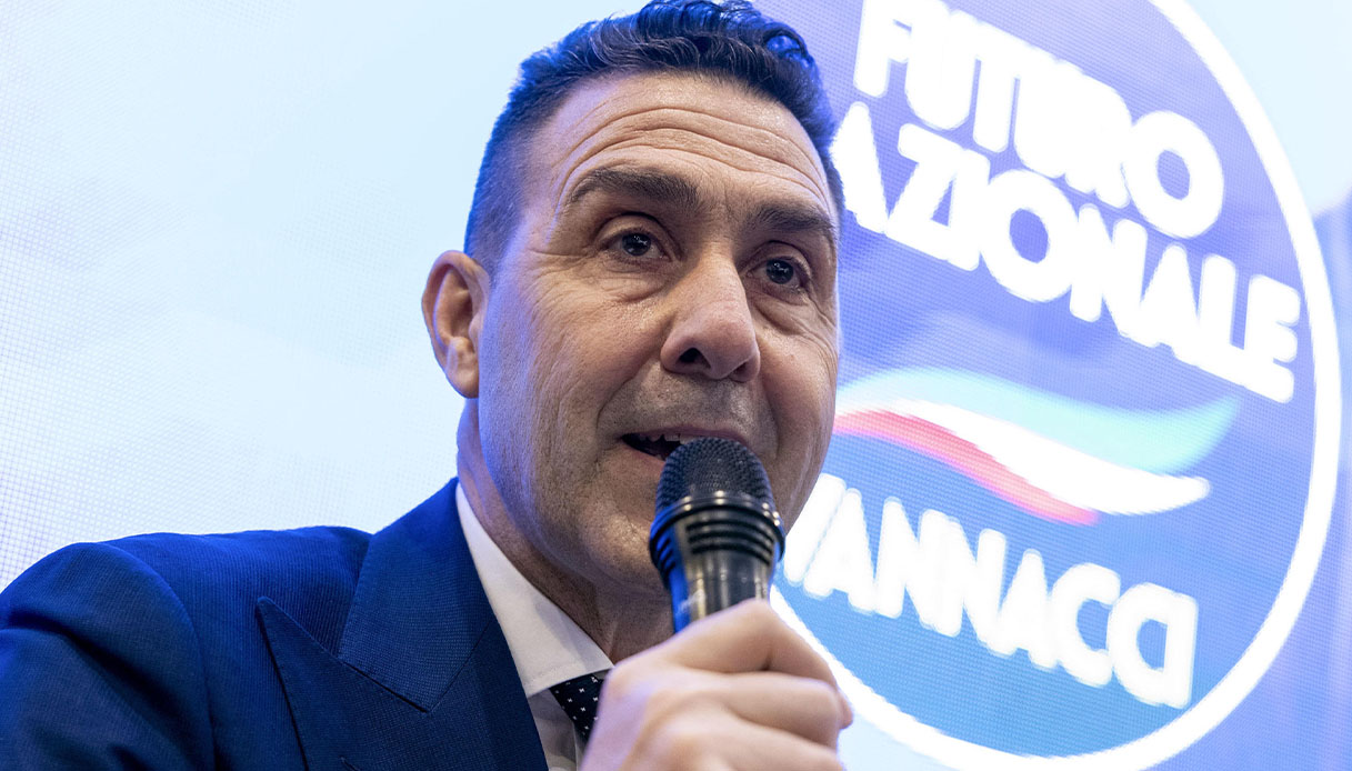 https://wips.plug.it/cips/notizie.virgilio.it/cms/2026/06/roberto-vannacci-scuola-classi-merito.jpg