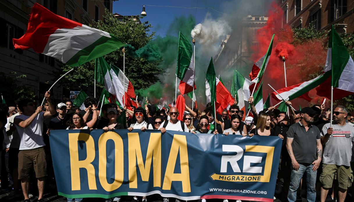 https://wips.plug.it/cips/notizie.virgilio.it/cms/2026/06/roma-corteo-remigrazione.jpg