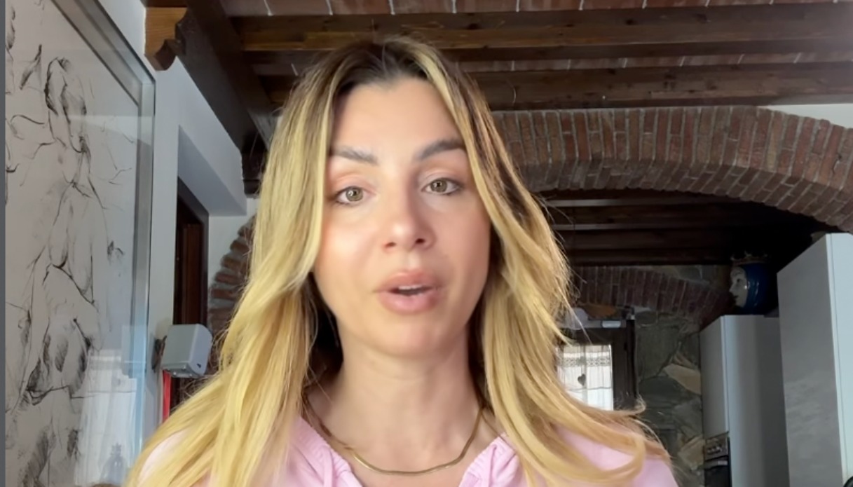 Susy Fucillo svela che il marito Salvatore Raciti è morto per ulcera gastrica, ballerina ex Amici in lacrime