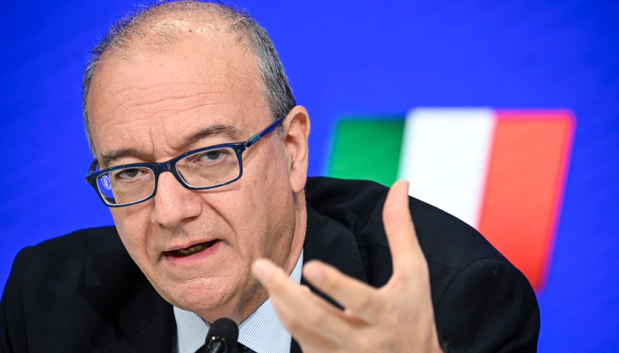 https://wips.plug.it/cips/notizie.virgilio.it/cms/2026/06/valditara-maturita-2026-prima-prova.jpg