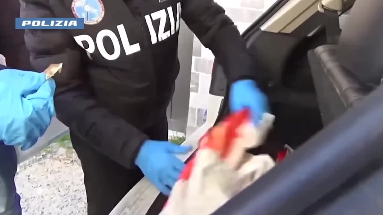 Operazione ad alto impatto della polizia, 270 arresti in 26 città: video dei blitz