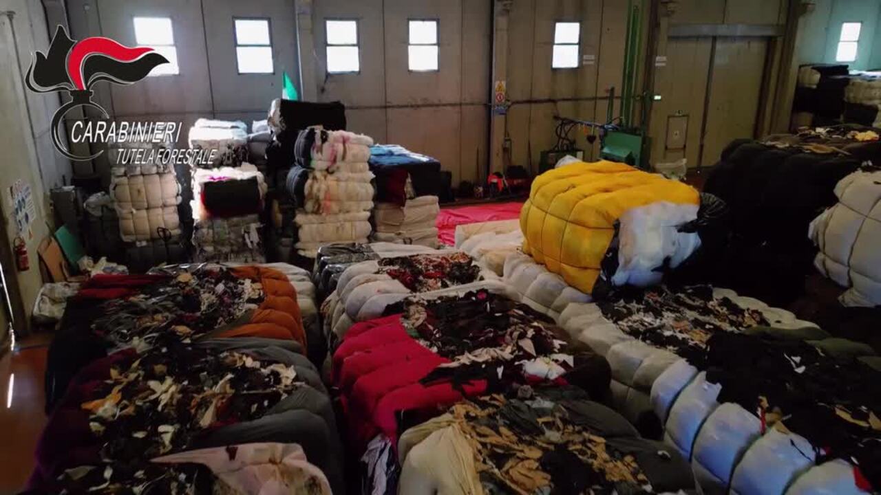 Sequestrata flotta di tir a una società di Brescia di recupero rifiuti, trasformava i capannoni in discariche