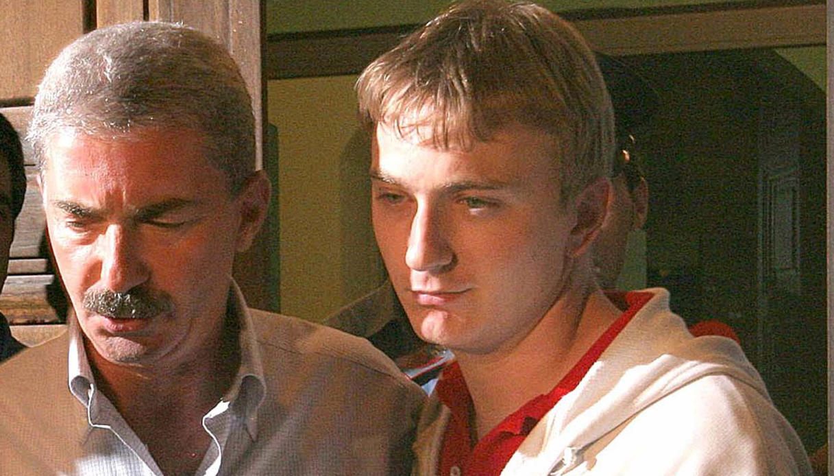 Garlasco, De Rensis pizzica Tiziana Maiolo per la solidarietà alla mamma di Sempio: "Ricordiamo Nicola Stasi"