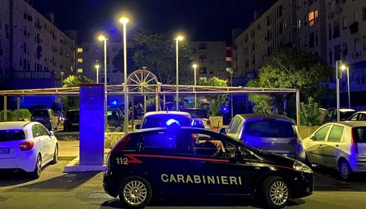 accoltellata dall ex amica durante la lite per un ragazzo a roma ora te lo tieni la lama resta conficcata da Virgilio.it accoltellata dall ex amica durante la lite per un ragazzo a roma ora te lo tieni la lama resta conficcata