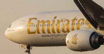 aereo emirates volo pilota italiano